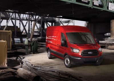 Découvrez notre gamme de véhicules commerciaux : Ford Transit